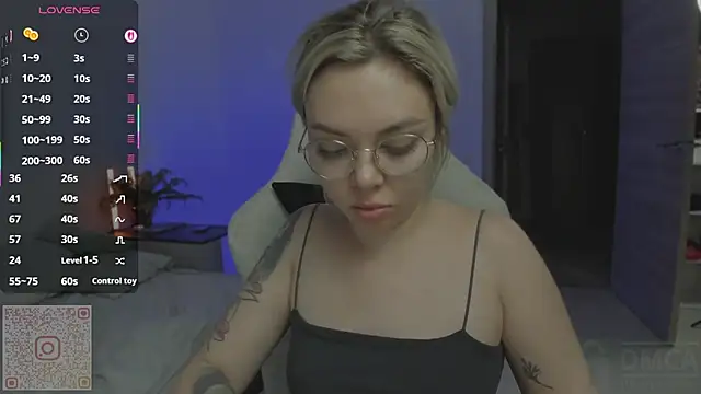 Snapshot of whoa-hoa-hoa-hoa-hoa chatting on 09.20.25 whoa-hoa-hoa-hoa-hoa online show from 09.20.25