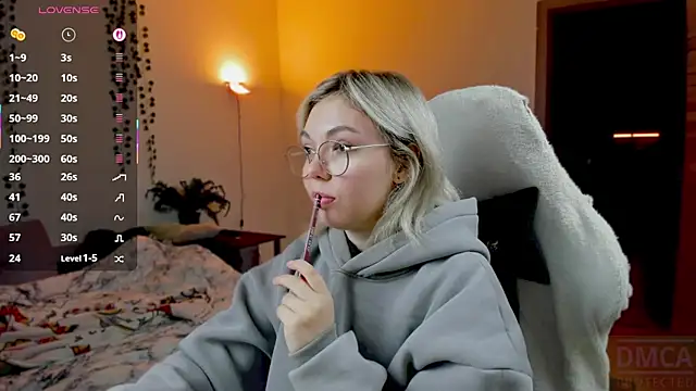 Snapshot of whoa-hoa-hoa-hoa-hoa chatting on 10.18.25 whoa-hoa-hoa-hoa-hoa online show from 10.18.25