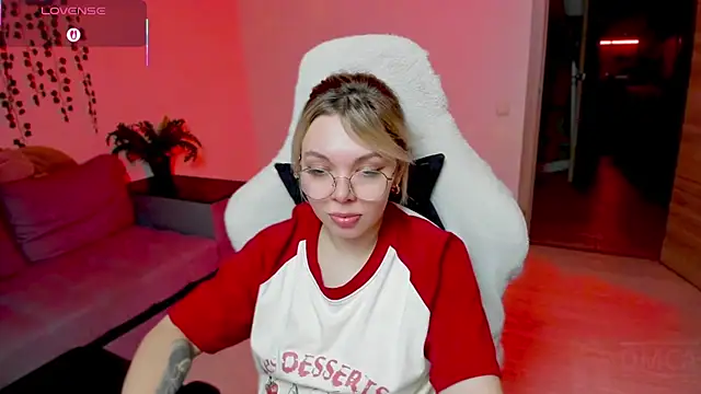 Snapshot of whoa-hoa-hoa-hoa-hoa chatting on 11.08.25 whoa-hoa-hoa-hoa-hoa online show from 11.08.25