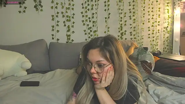 Snapshot of whoa-hoa-hoa-hoa-hoa chatting on 02.19.26 whoa-hoa-hoa-hoa-hoa online show from 02.19.26