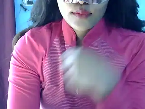 Snapshot of Nehasingh2024 chatting on 11.18.25 Nehasingh2024 online show from 11.18.25