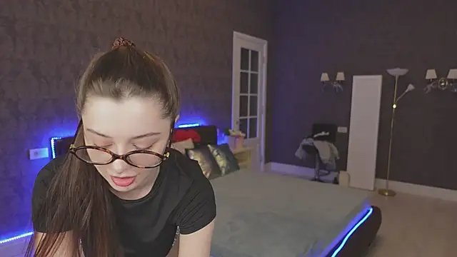 DinaCandy online show from 03.02.25