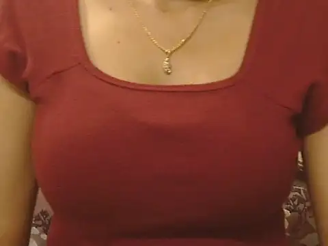 Snapshot of _FluffyHxney_ chatting on 10.05.25 FluffyHxney online show from 10.05.25