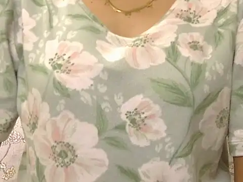 Snapshot of _FluffyHxney_ chatting on 10.09.25 FluffyHxney online show from 10.09.25