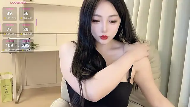 Snapshot of Kulomiyee_koi chatting on 02.18.25 Kulomiyee koi online show from 02.18.25