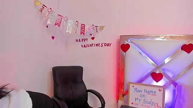 Snapshot of HayamiKioto chatting on 02.04.25 HayamiKioto online show from 02.04.25