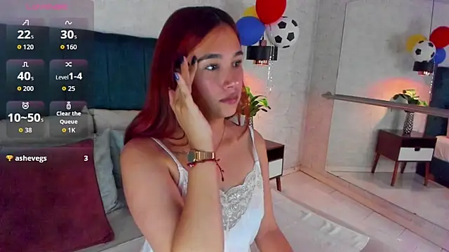 Snapshot of AdeleAndersonn chatting on 06.17.26 AdeleAndersonn online show from 06.17.26