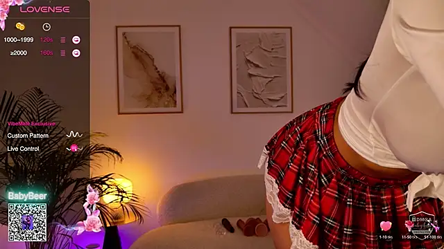 Snapshot of babybeerX chatting on 10.17.25 babybeerX online show from 10.17.25