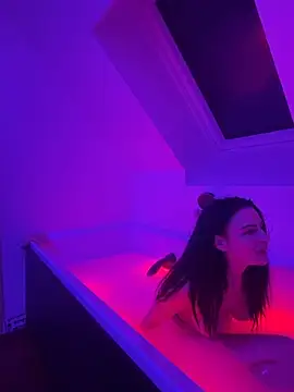 Snapshot of lenalux chatting on 11.30.25 lenalux online show from 11.30.25