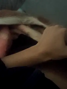 Snapshot of Juliano69xv chatting on 10.29.25 Juliano69xv online show from 10.29.25