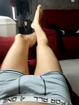 Snapshot of Juliano69xv chatting on 11.22.25 Juliano69xv online show from 11.22.25