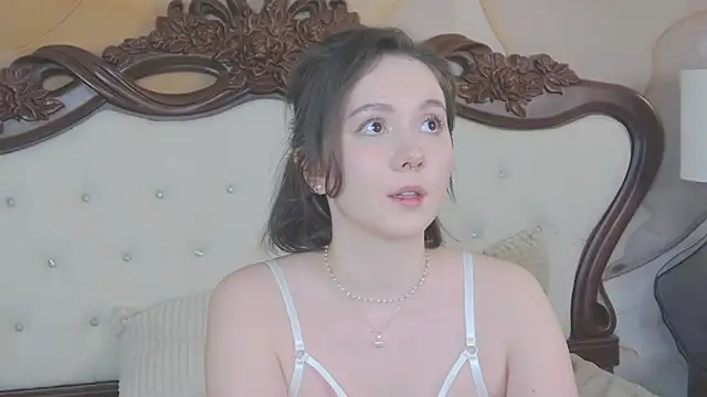 Snapshot of IreneRaye chatting on 02.01.25 IreneRaye online show from 02.01.25