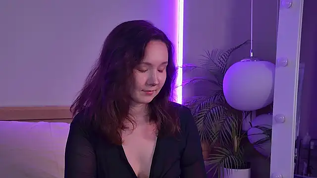 Snapshot of IreneRaye chatting on 10.31.25 IreneRaye online show from 10.31.25