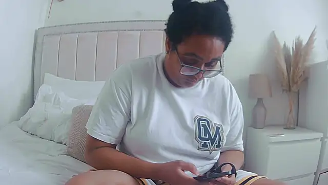 Snapshot of vanilla_chocolate23 chatting on 10.22.25 vanilla chocolate23 online show from 10.22.25