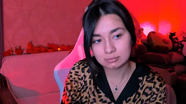 Snapshot of Swee_Alicee chatting on 10.15.25 Swee Alicee online show from 10.15.25