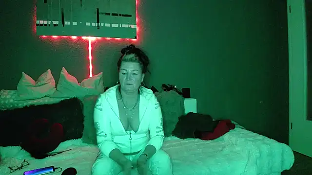Missnikita6 online show from 01.24.25