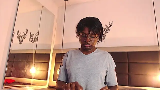 candy lovee69 online show from 11.25.25