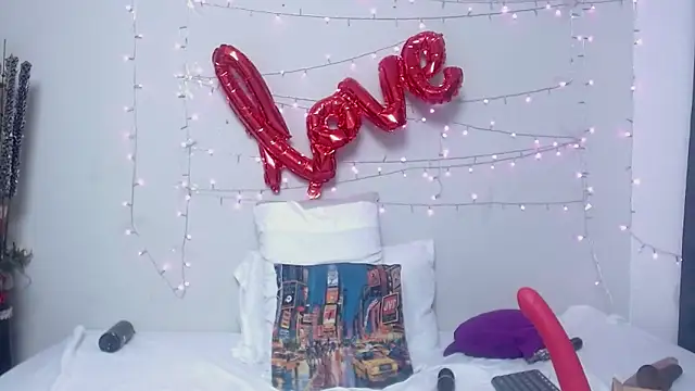 Nicol Love0 online show from 03.03.25