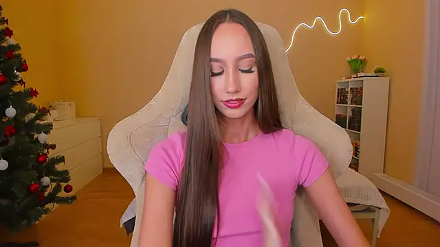 Snapshot of your_emily_ chatting on 01.09.25 your emily online show from 01.09.25