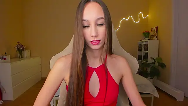 Snapshot of your_emily_ chatting on 03.11.25 your emily online show from 03.11.25