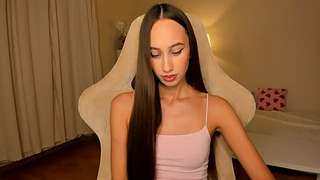 Snapshot of your_emily_ chatting on 09.18.25 your emily online show from 09.18.25