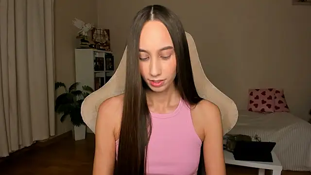 Snapshot of your_emily_ chatting on 10.23.25 your emily online show from 10.23.25