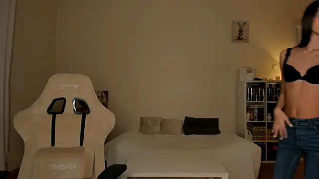 Snapshot of your_emily_ chatting on 02.09.26 your emily online show from 02.09.26