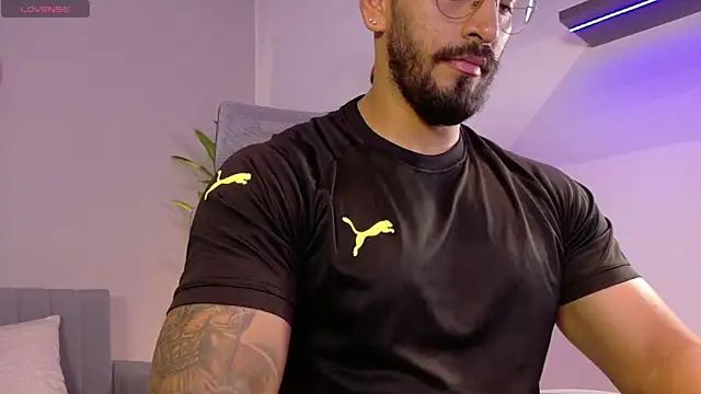 Snapshot of tony_muscle chatting on 04.27.26 tony muscle online show from 04.27.26