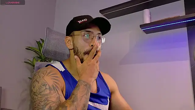 Snapshot of tony_muscle chatting on 05.16.26 tony muscle online show from 05.16.26