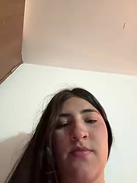 AhriCutte online show from 02.16.25