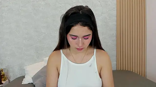 Snapshot of mayragonzpe__ chatting on 03.14.25 mayragonzpe online show from 03.14.25