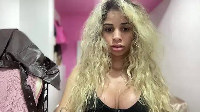 Snapshot of Susandolls chatting on 01.07.26 Susandolls online show from 01.07.26