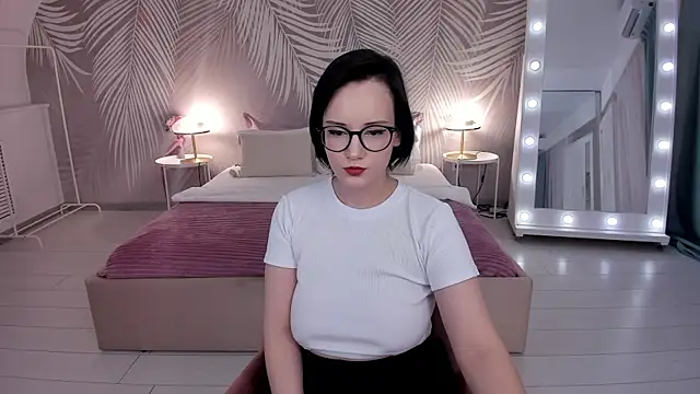 Snapshot of StellaGloww chatting on 03.07.25 StellaGloww online show from 03.07.25