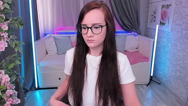 Snapshot of StellaGloww chatting on 09.15.25 StellaGloww online show from 09.15.25