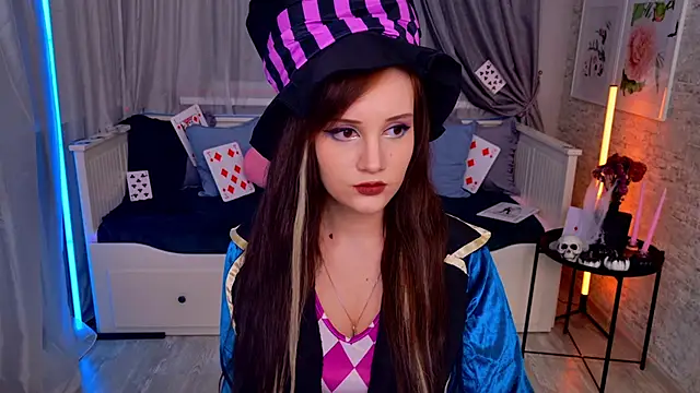 Snapshot of StellaGloww chatting on 10.31.25 StellaGloww online show from 10.31.25