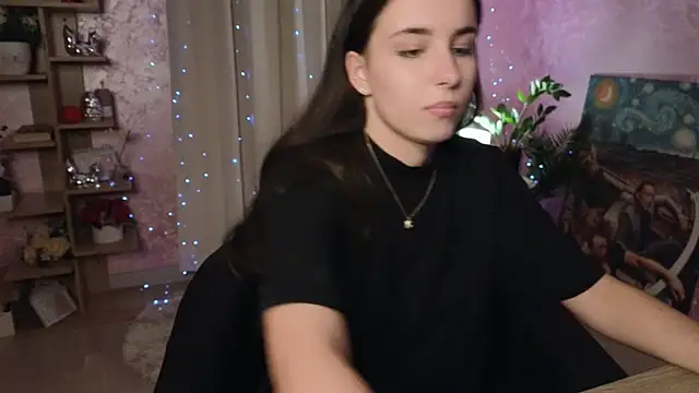 AuroraAksnesss online show from 12.03.24