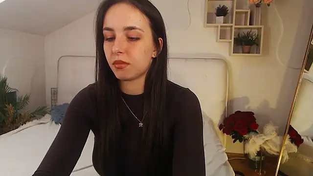 AuroraAksnesss online show from 03.10.25