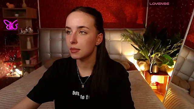 AuroraAksnesss online show from 03.14.25