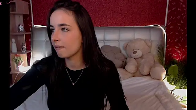 AuroraAksnesss online show from 09.13.25