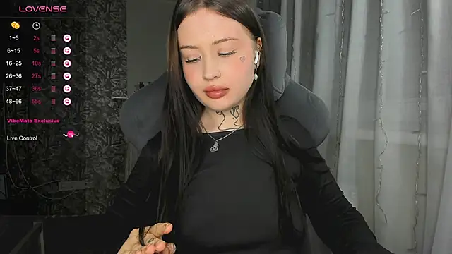 Snapshot of kate8ketee8 chatting on 12.23.24 kate8ketee8 online show from 12.23.24