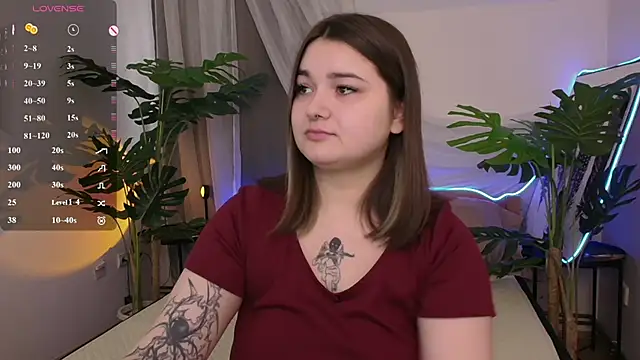 Snapshot of Alice_Walters chatting on 09.30.25 Alice Walters online show from 09.30.25