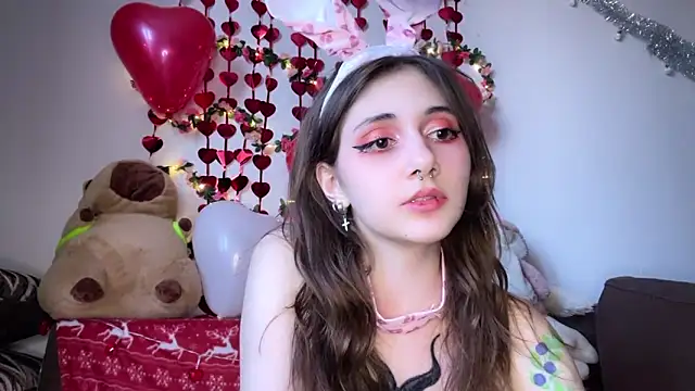 Snapshot of _Devill_Baby chatting on 02.15.25 Devill Baby online show from 02.15.25