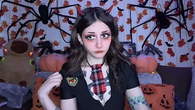 Snapshot of _Devill_Baby chatting on 10.07.25 Devill Baby online show from 10.07.25