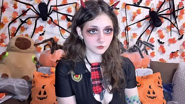 Snapshot of _Devill_Baby chatting on 10.09.25 Devill Baby online show from 10.09.25