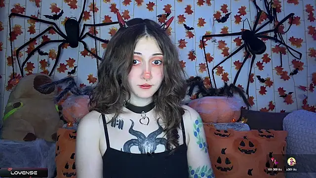 Snapshot of _Devill_Baby chatting on 11.23.25 Devill Baby online show from 11.23.25