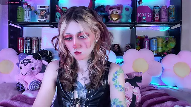 Snapshot of _Devill_Baby chatting on 07.24.26 Devill Baby online show from 07.24.26