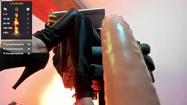 Snapshot of charlotte_joliedart chatting on 03.07.25 charlotte joliedart online show from 03.07.25