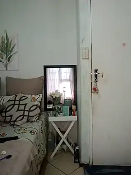 NunuBerry16 online show from 10.18.25