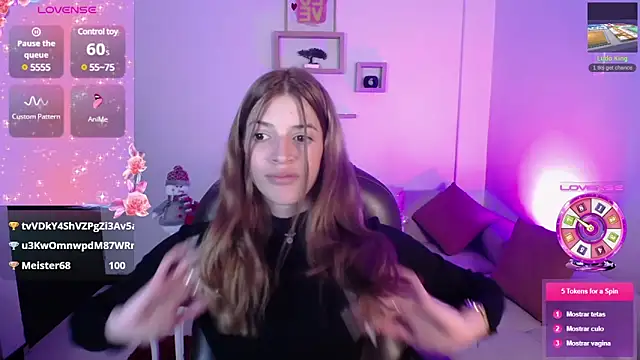 Snapshot of Nora_Vennucci chatting on 12.11.24 Nora Vennucci online show from 12.11.24