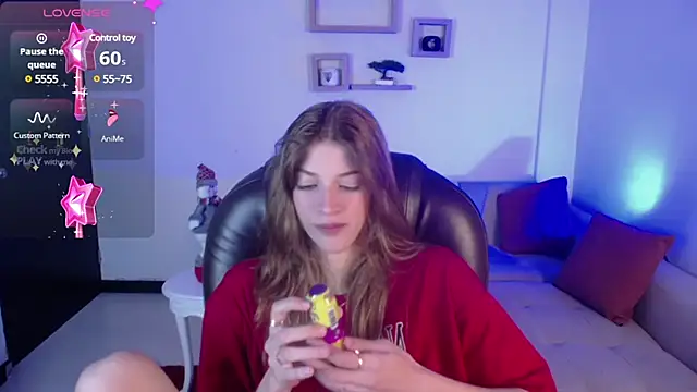 Snapshot of Nora_Vennucci chatting on 12.24.24 Nora Vennucci online show from 12.24.24